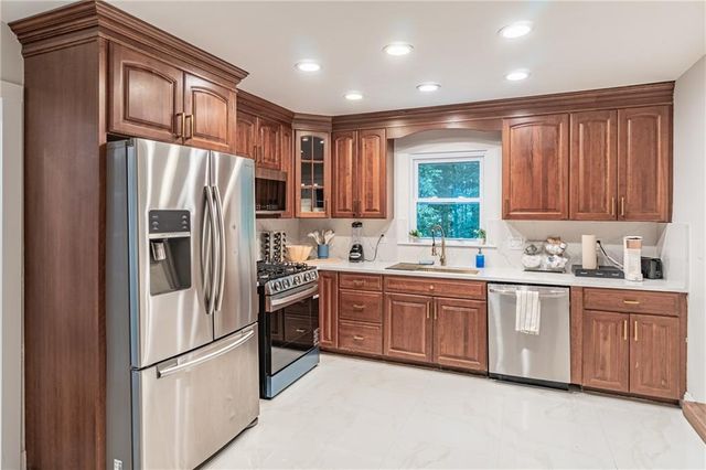 4160 W Cooper Lake Drive SE, Smyrna, GA 30082