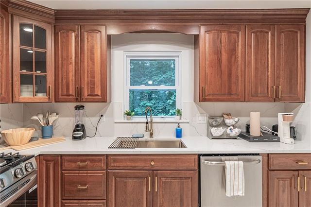 4160 W Cooper Lake Drive SE, Smyrna, GA 30082