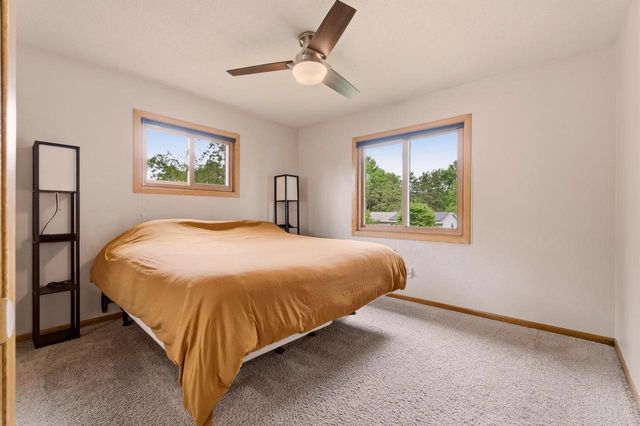 1610 Cliffview DRIVE, Holmen, WI 54636