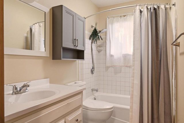 1610 Cliffview DRIVE, Holmen, WI 54636