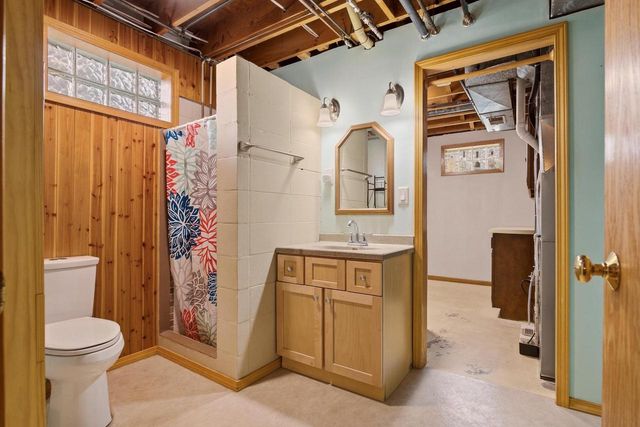1610 Cliffview DRIVE, Holmen, WI 54636