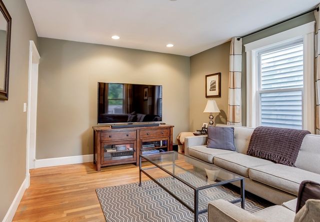 458 E 7th St 2, Boston, MA 02127