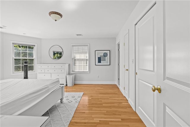 17 Clinton Street, Newport, RI 02840