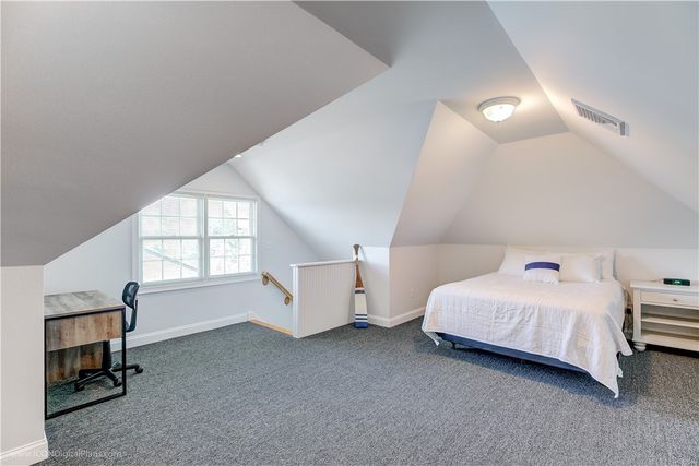 17 Clinton Street, Newport, RI 02840