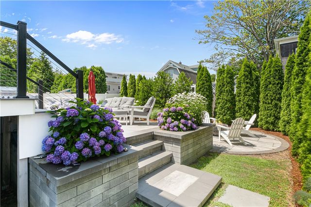 17 Clinton Street, Newport, RI 02840