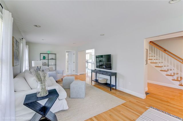 17 Clinton Street, Newport, RI 02840