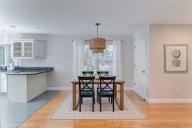 17 Clinton Street, Newport, RI 02840