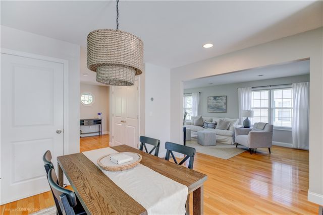 17 Clinton Street, Newport, RI 02840