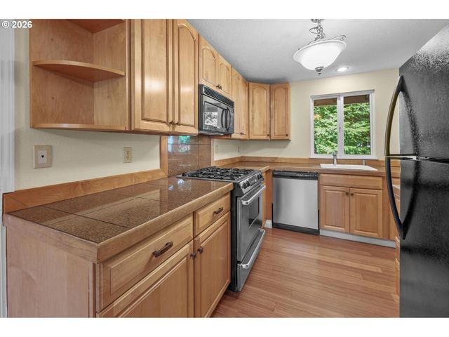5425 Sw CAMERON Rd, Portland, OR 97221