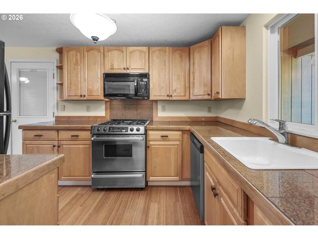 5425 Sw CAMERON Rd, Portland, OR 97221