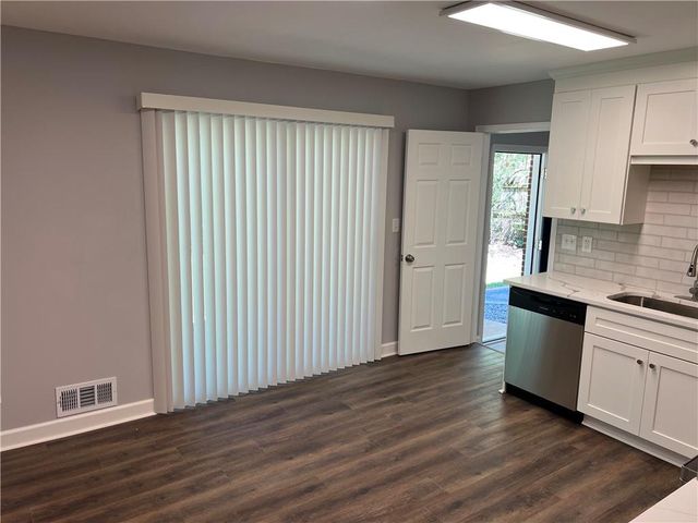 988 Tamarack Trail, Forest Park, GA 30297