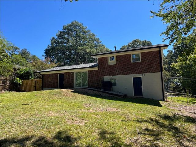 988 Tamarack Trail, Forest Park, GA 30297