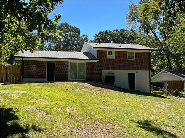 988 Tamarack Trail, Forest Park, GA 30297