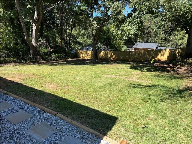 988 Tamarack Trail, Forest Park, GA 30297