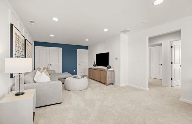 36 East Point Drive 4, East Providence, RI 02916