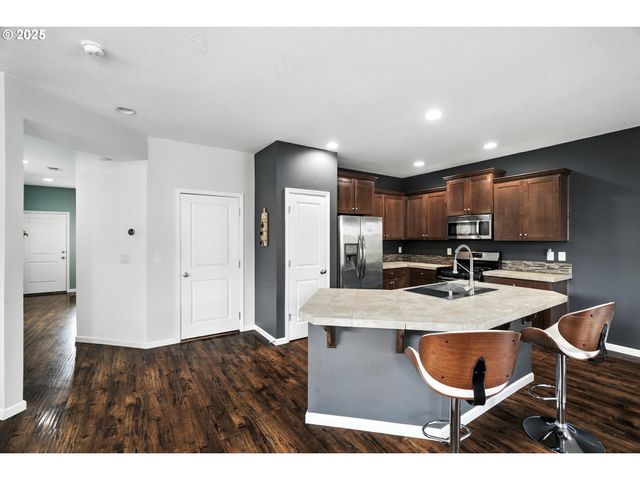 33321 Sw HOLLAND Dr, Scappoose, OR 97056