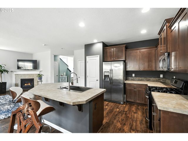 33321 Sw HOLLAND Dr, Scappoose, OR 97056