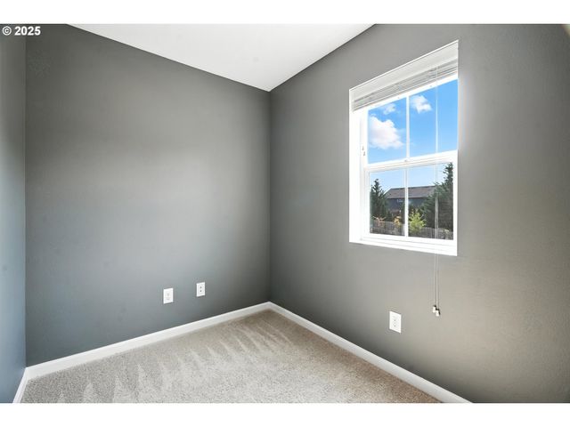 33321 Sw HOLLAND Dr, Scappoose, OR 97056