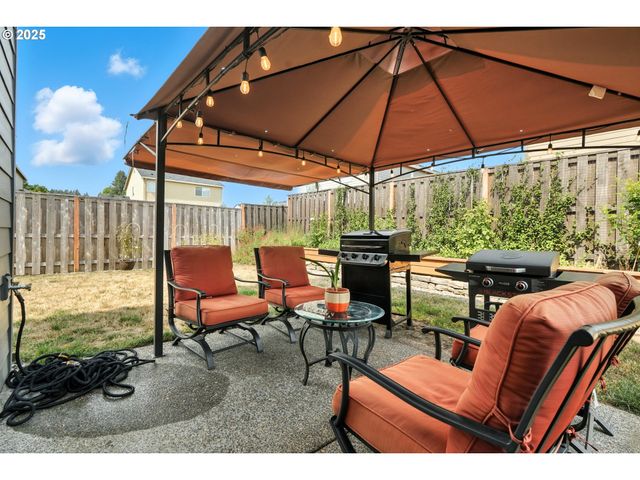 33321 Sw HOLLAND Dr, Scappoose, OR 97056