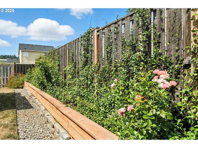 33321 Sw HOLLAND Dr, Scappoose, OR 97056