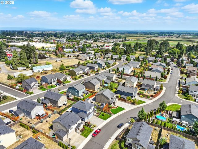 33321 Sw HOLLAND Dr, Scappoose, OR 97056