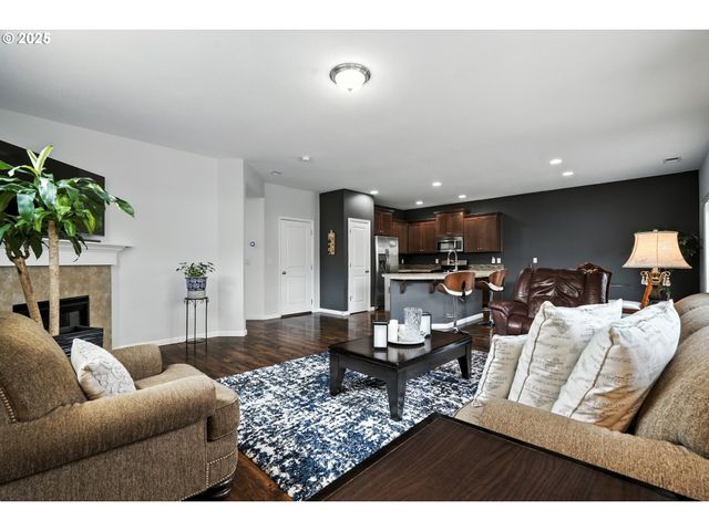 33321 Sw HOLLAND Dr, Scappoose, OR 97056