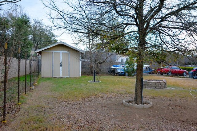 306 Ranchero Rd, Kerrville, TX 78028
