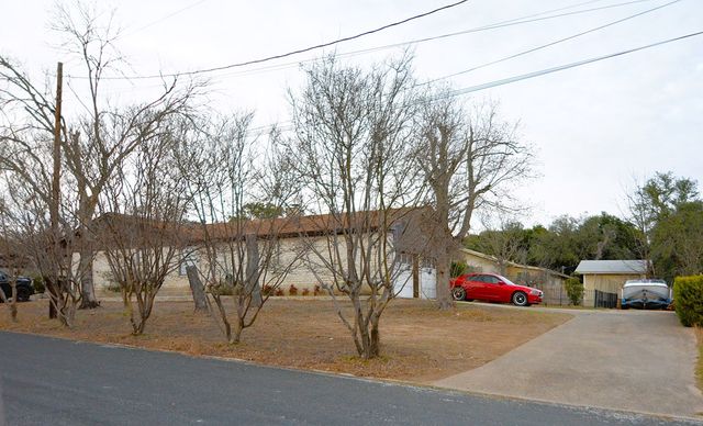 306 Ranchero Rd, Kerrville, TX 78028