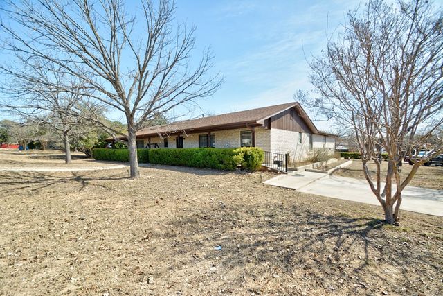 306 Ranchero Rd, Kerrville, TX 78028