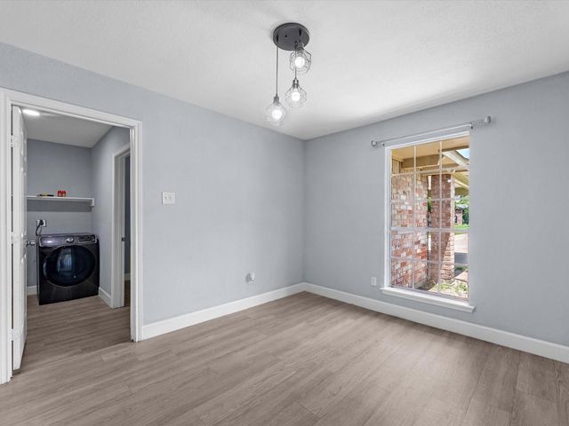 4431 Oak Shadows Drive, Houston, TX 77091