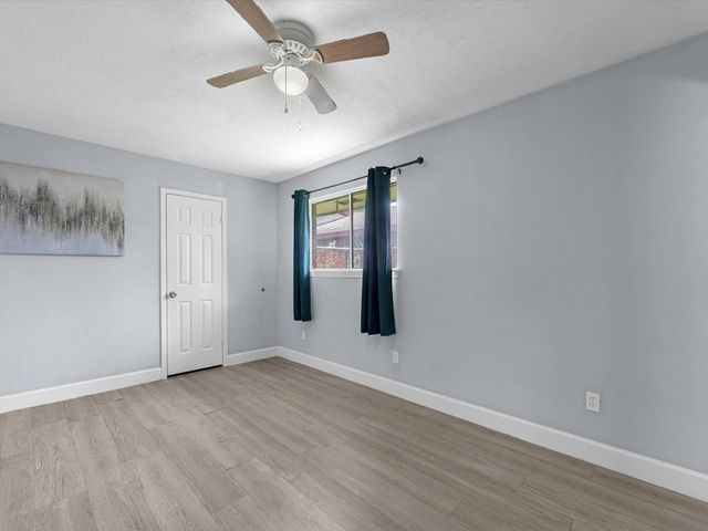 4431 Oak Shadows Drive, Houston, TX 77091