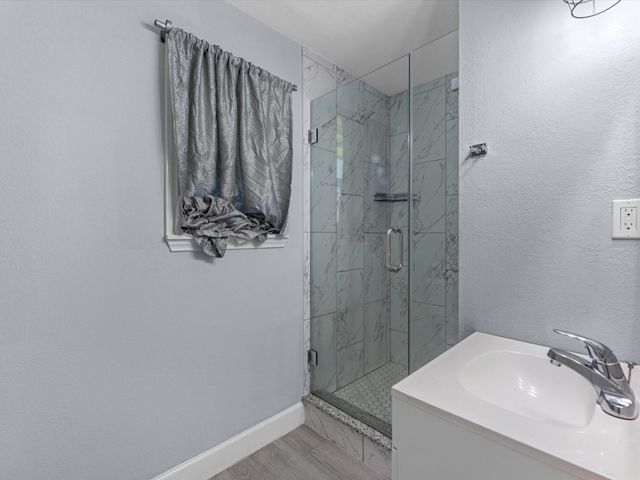 4431 Oak Shadows Drive, Houston, TX 77091