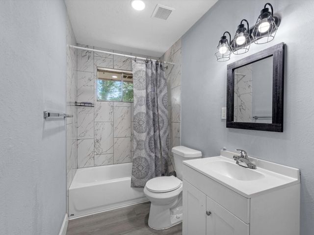 4431 Oak Shadows Drive, Houston, TX 77091