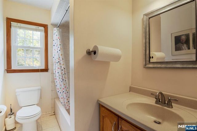 78 Forest Drive, Pequannock Township, NJ 07444
