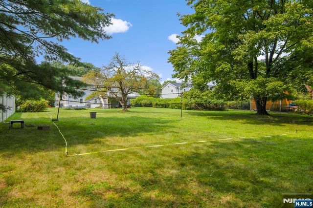 78 Forest Drive, Pequannock Township, NJ 07444