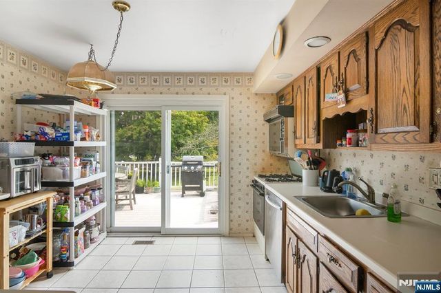 78 Forest Drive, Pequannock Township, NJ 07444