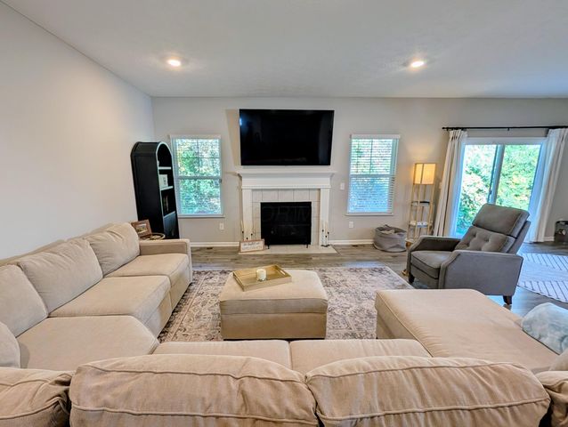 5971 Wynnewood Drive, Grove City, OH 43123