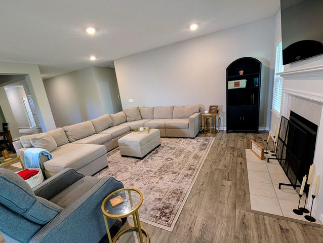 5971 Wynnewood Drive, Grove City, OH 43123