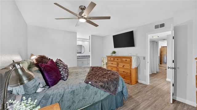 21372 Brookhurst 626, Huntington Beach, CA 92646