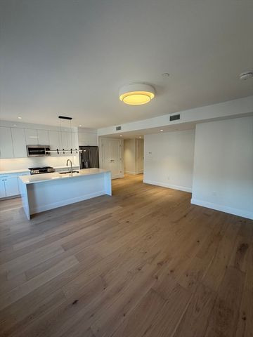 65 L Street 7, Boston, MA 02127