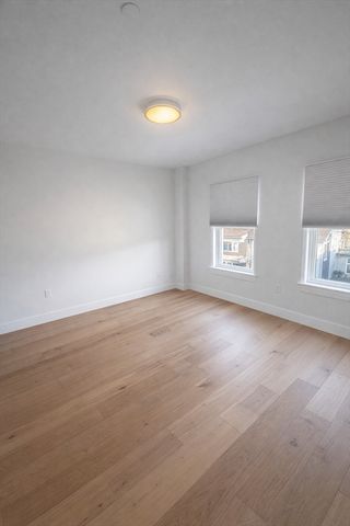 65 L Street 7, Boston, MA 02127