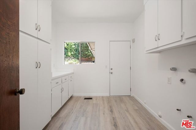 1528 Rising Glen Road, West Hollywood, CA 90069