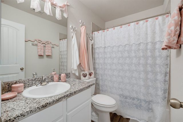 5525 Willamette Drive, Fort Worth, TX 76119
