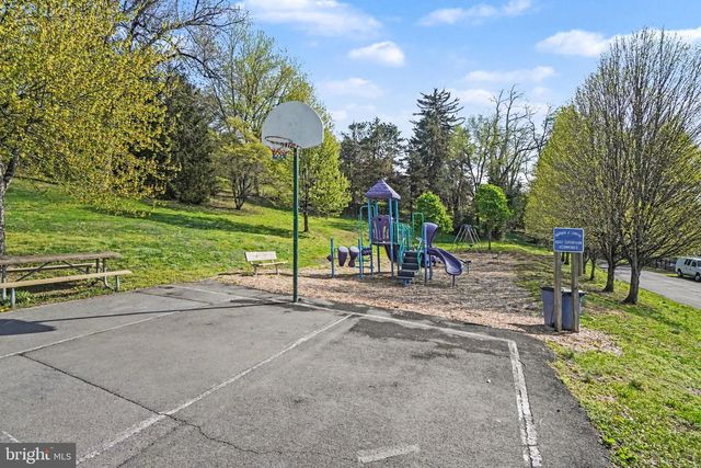 321 WALNUT ST, Lemoyne, PA 17043