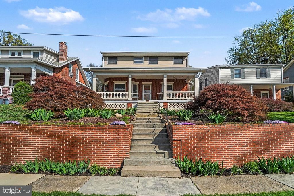 321 WALNUT ST, Lemoyne, PA 17043