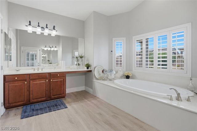 8420 Cedar Mill Falls Court, Las Vegas, NV 89143