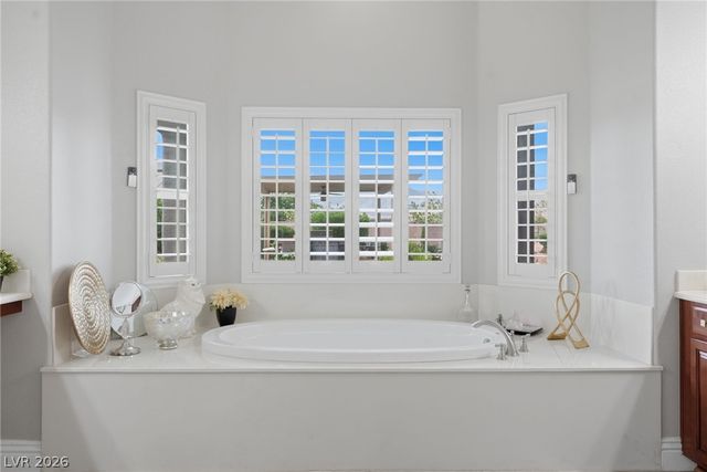 8420 Cedar Mill Falls Court, Las Vegas, NV 89143