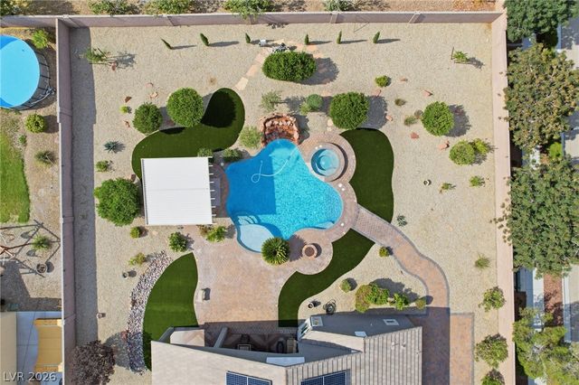 8420 Cedar Mill Falls Court, Las Vegas, NV 89143