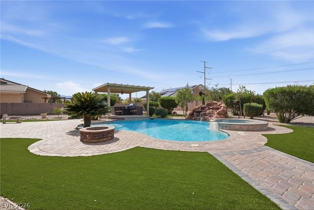 8420 Cedar Mill Falls Court, Las Vegas, NV 89143