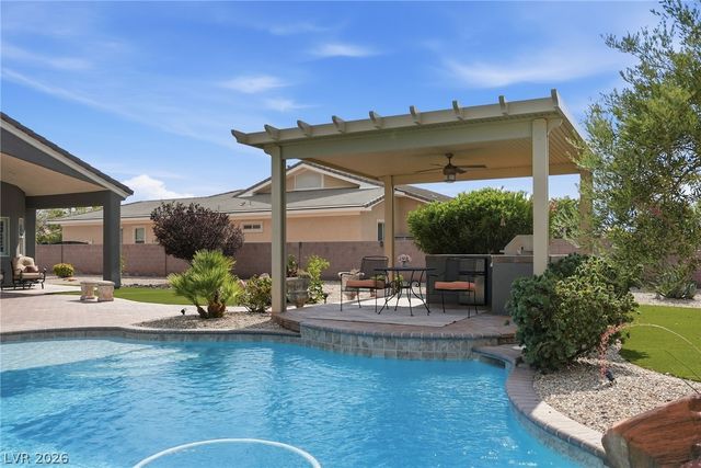 8420 Cedar Mill Falls Court, Las Vegas, NV 89143